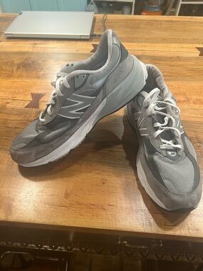New Balance Men's 990 Grey Mesh & Suede Athletic Sneakers